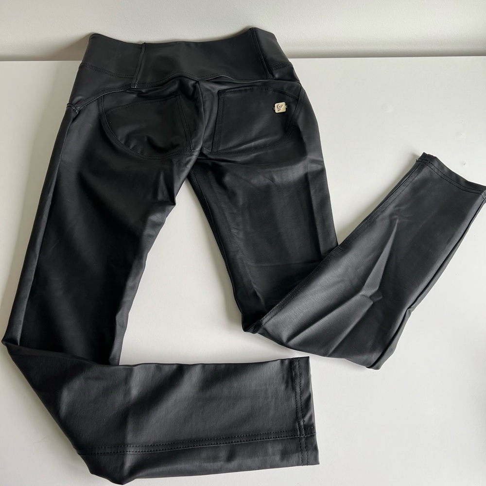 Freddy WR.UP® LEATHER High Rise 3 Button SkinnyBlack - Picture 4 of 5